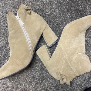 Lightly lined heel booties